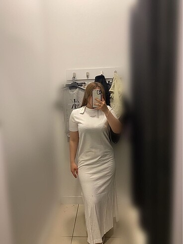 Calvin Klein yırtmaçlı elbise