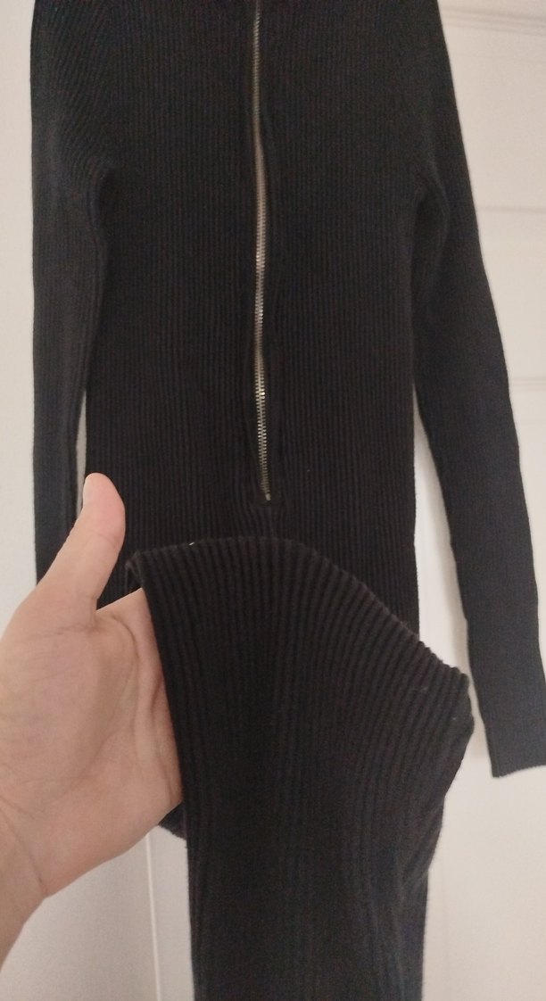 Siyah Yırtmaçlı Uzun Kadın Elbise - Görsel 2