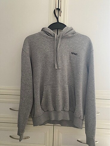 HM sweatshirt