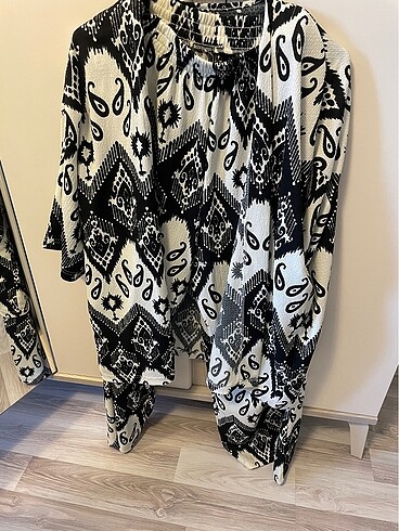 Siyah beyaz kimono takım
