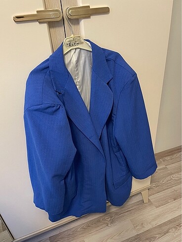 1 kez giyildi mavi renk blazer ceket