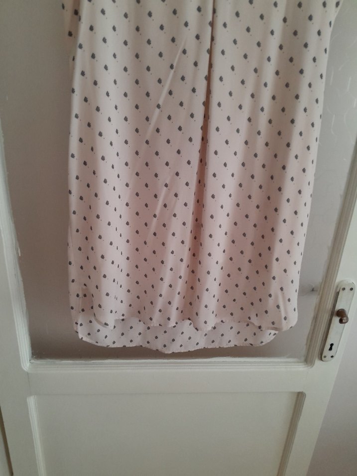 Bej Puantiyeli Piliseli V Yakalı Kadın elbise - Görsel 4