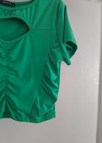 Trendyol & Milla Yeşil Kısa Kollu Fitted Mini Bluz