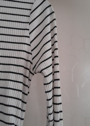 s Beden Çizgili Plise Detaylı Crop Top