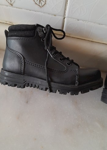 25 Beden siyah Renk Siyah Tokalı Erkek Çocuk Botu