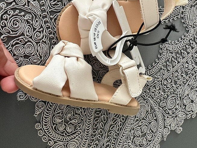 18 Beden ten rengi Renk H&M bebek sandaleti