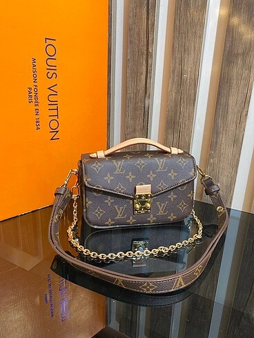 LV POCHETTE METİS EAST WEST