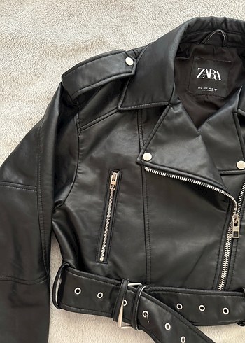Zara Siyah Deri Kemerli Mini Biker Ceket