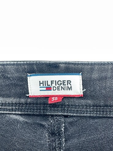 30 Beden siyah Renk Tommy Hilfiger Jean / Kot %70 İndirimli.