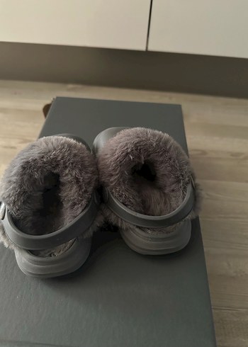 Zara Gri Tüylü çocuk terlik