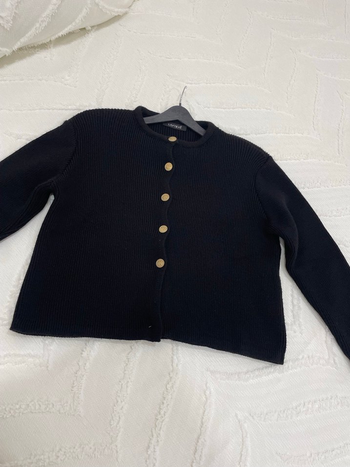 Düğmeli Siyah Triko Kadın Hırka - Görsel 2