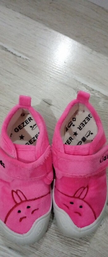 Gezer Gezer kız çocuğu için ev ayakkabısı