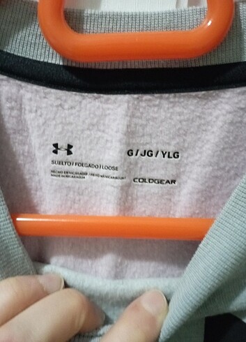 Zara Under Armour sweatshirt