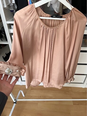 Zara Zara saten kol işlemeli bluz