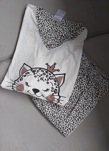 Leopar desenli pijama takımı