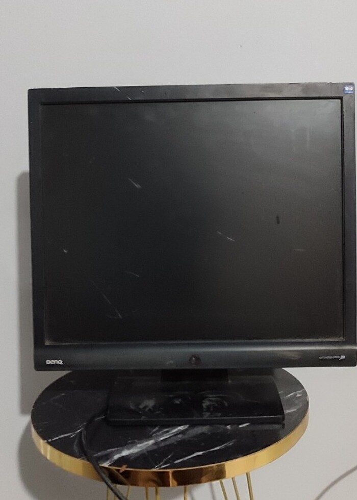 Benq marka monitör çalışır durumda  - Görsel 3
