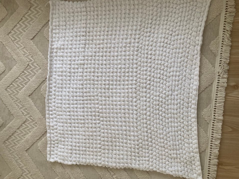 Beyaz Örgü Çocuk Battaniyesi - Görsel 3