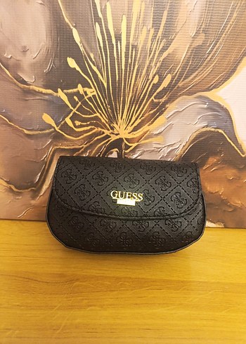 Guess Siyah Monogramli Kompakt Canta