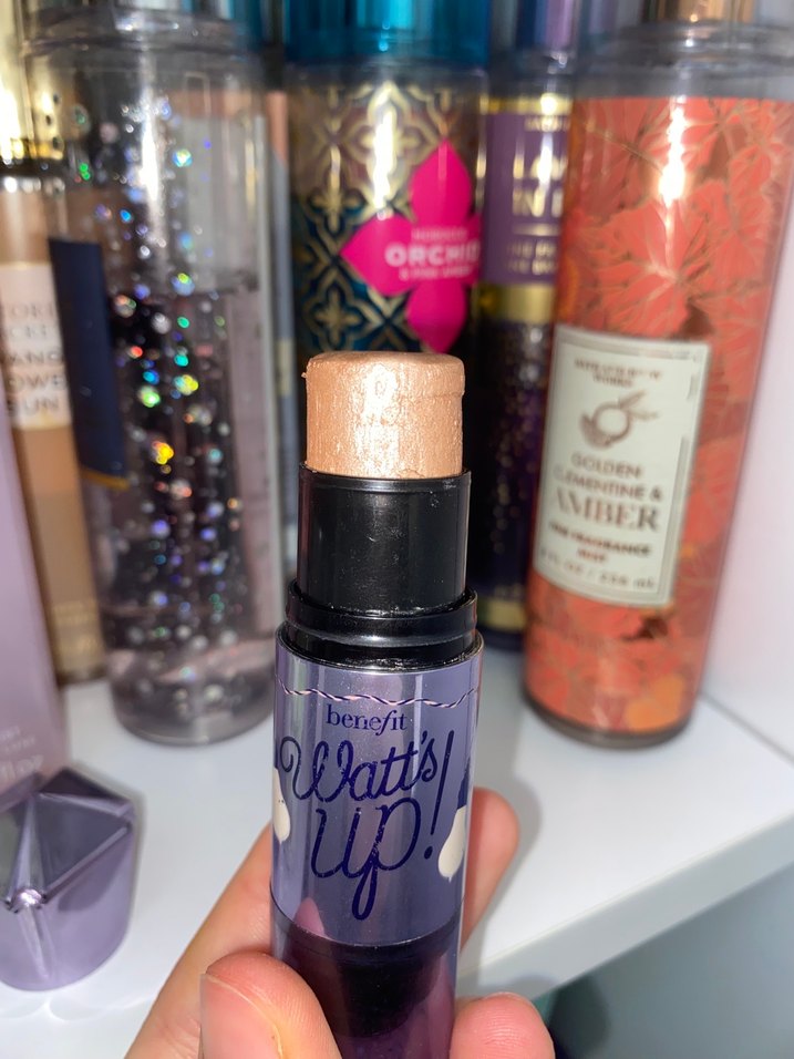 Benefit Watts Up! Aydınlatıcı - Görsel 2