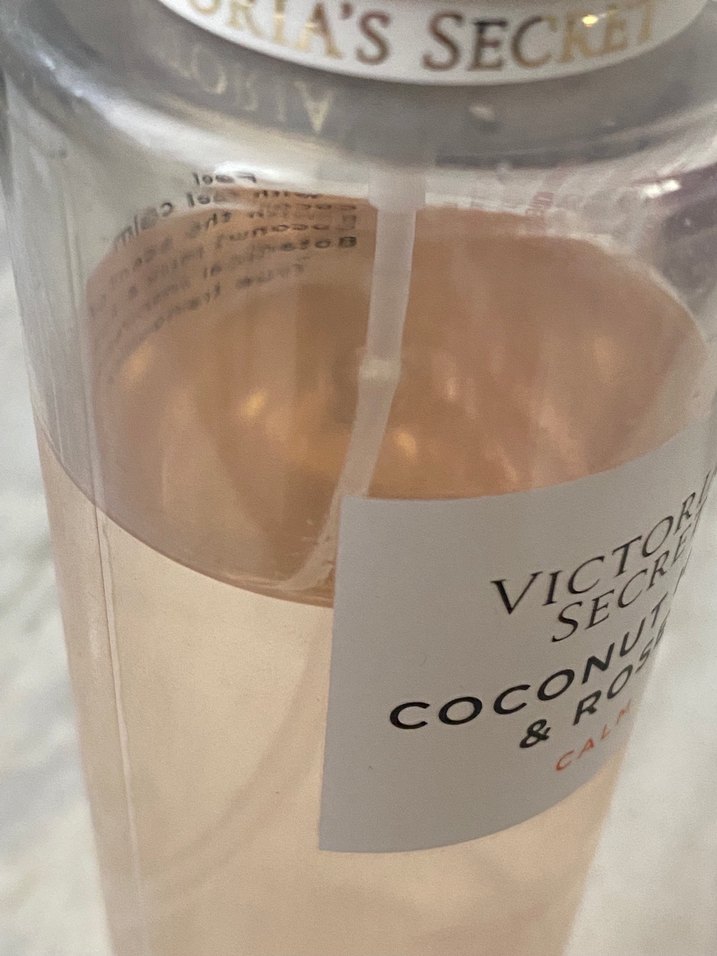 Victoria's Secret Coconut Milk & Rose vücut spreyi - Görsel 2