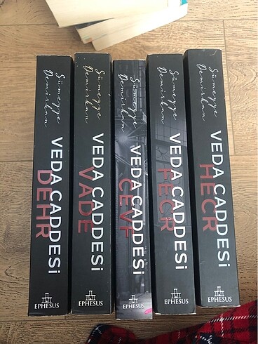 Sümeyye Demirkan-Veda Caddesi-5 Kitap