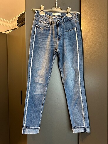 Gri Sim detaylı jean