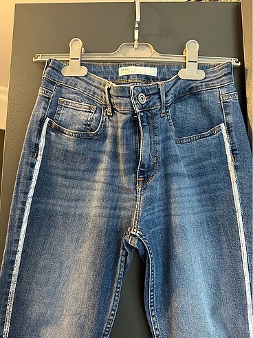Zara Gri Sim detaylı jean