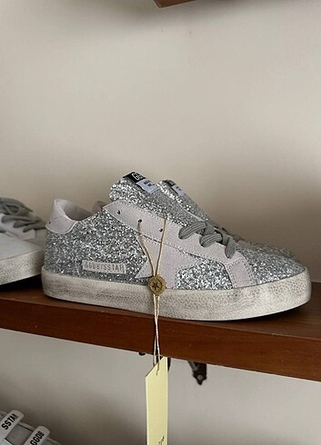 36 Beden beyaz Renk Golden Goose Luxury ithal Sertifikalı #goldenGooseDeluxe 