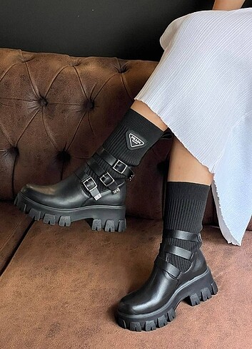 Prada Prada çizme ( Kısa Bot Yeni Sezon Orijinal Kutusu ve Toz Torbası