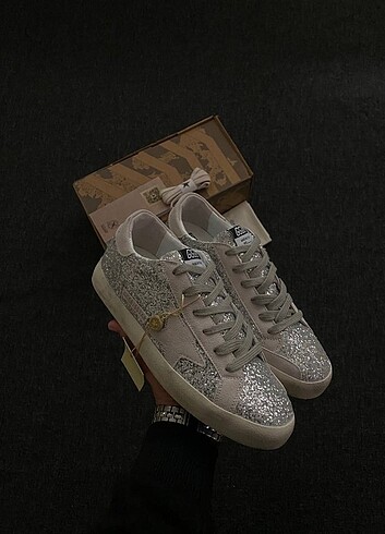 36 Beden gri Renk Golden Goose Deluxe #golden #Goose #Deluxe #sporayakkabı 36/40