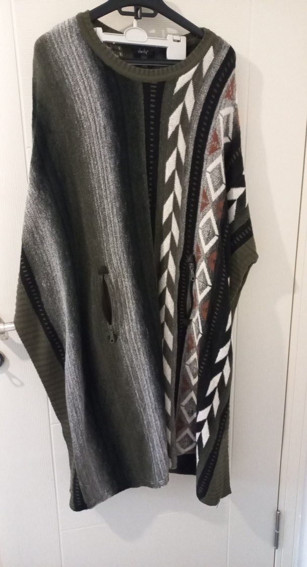 Beyaz Çiçek Baskılı Hamile Tişörtü - Görsel 5