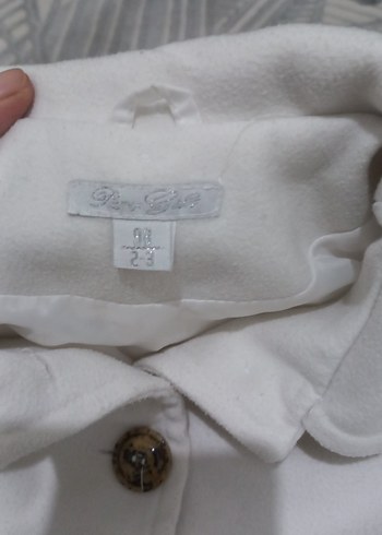 Kız Çocuk Beyaz Düğmeli Kaban - Görsel 2