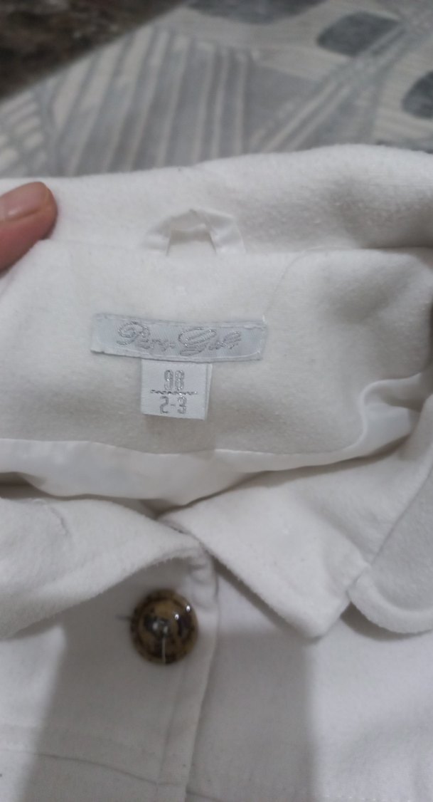 Kız Çocuk Beyaz Düğmeli Kaban - Görsel 3