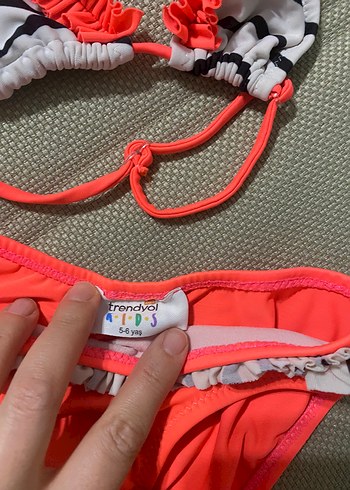 6 Yaş Beden kırmızı Renk Kız çocuk bikini tertemiz 5-6 yaş