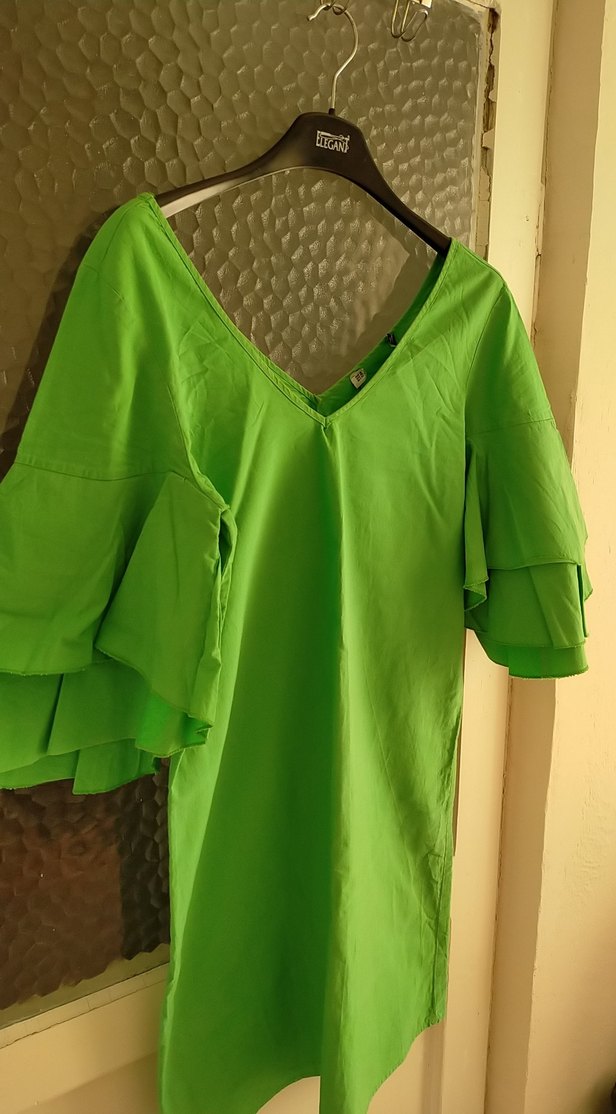 Drapeli V Yaka Yeşil mini elbise - Görsel 2