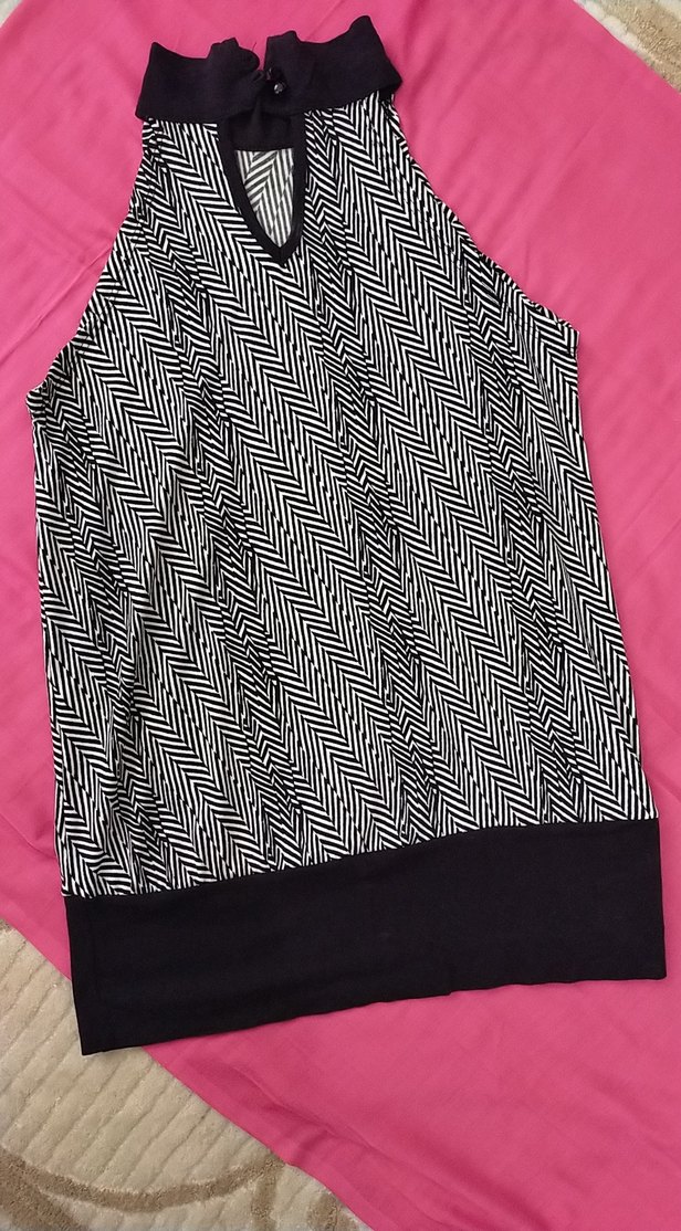 Zebra Desenli  sıfır kollu bayan bluz - Görsel 4