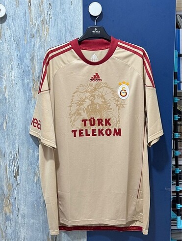 Galatasaray 2010-2011 Deplasman Forması
