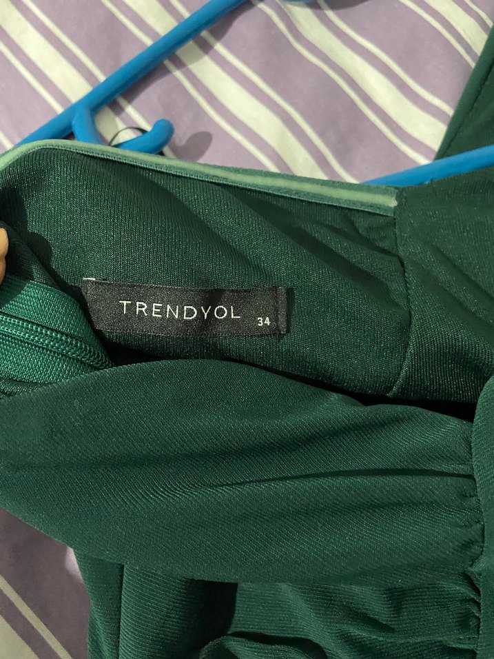 Tek Omuzlu Yeşil Drapeli Abiye Elbise - Görsel 3