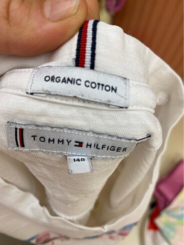 8 Yaş Beden Tommy tişört
