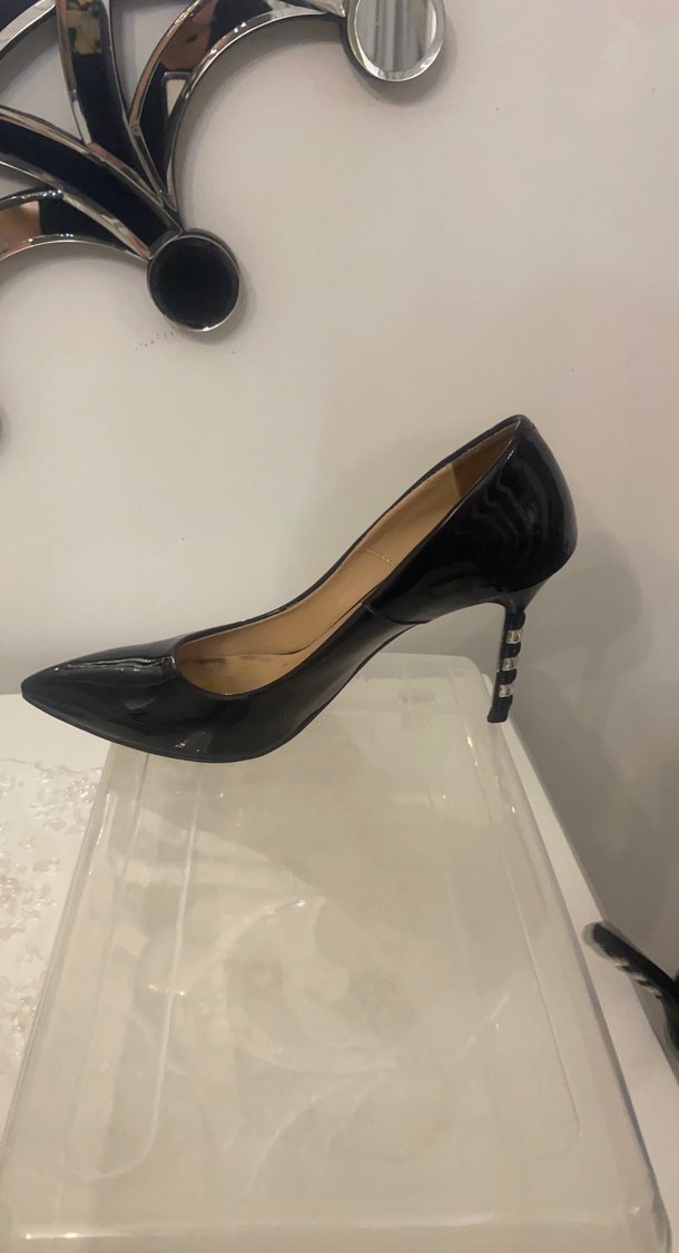 Siyah Parlak Stiletto Yılan Desenli Kadın Topuklu - Görsel 2