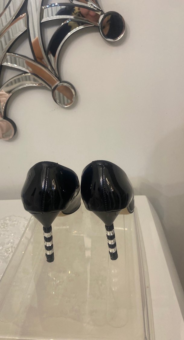 Siyah Parlak Stiletto Yılan Desenli Kadın Topuklu - Görsel 4