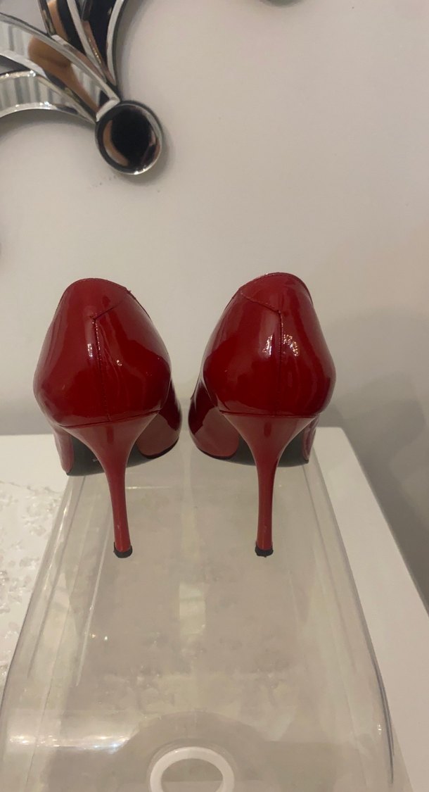 Kırmızı Parlak Stiletto Topuklu Kadın Ayakkabı - Görsel 2