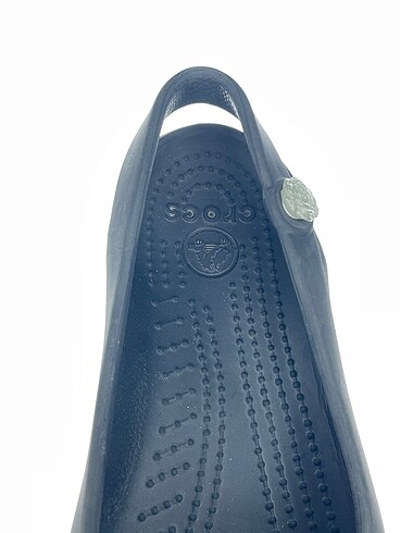 37 Beden çeşitli Renk Crocs Terlik %70 İndirimli.