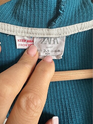 Zara Kapüşonlu hırka
