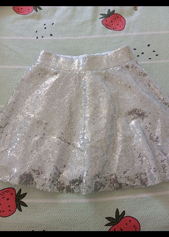 Kız Çocuk Gri Parlak Pullu Etek