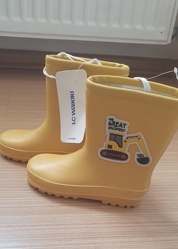 LC Waikiki Sari Cocuk Yagmur Cizmesi