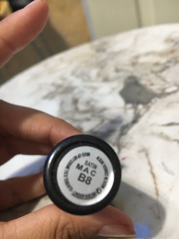 MAC Parlak Kırmızı Ruj - Görsel 3