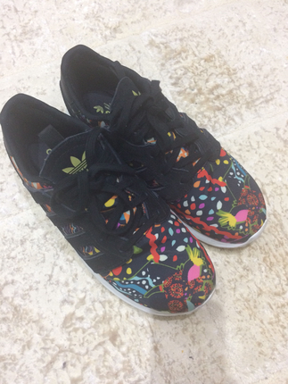 Adidas spor ayakkabı