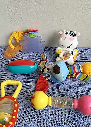 Renkli Bebek Diş Kaşıyıcı ve Çıngırak Seti