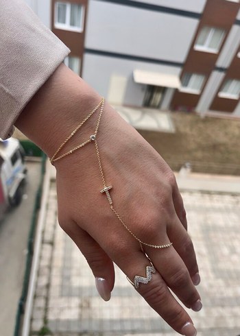 Uzun Zincir Detaylı Altın Renk harf şahmeran - Görsel 2